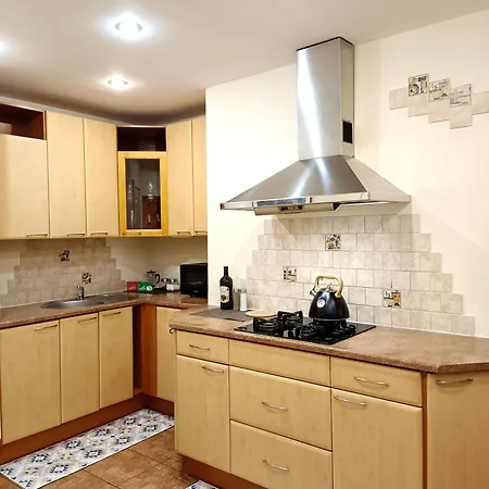 Two Bedroom In Old Town, Up To Six Guests *