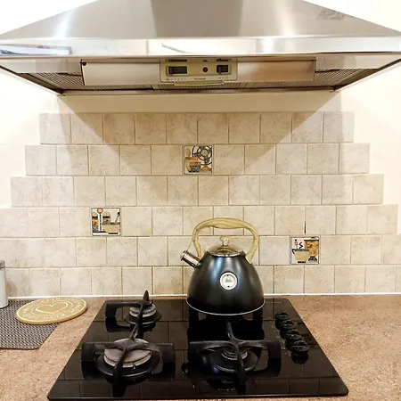 شقة Two Bedroom In Old Town, Up To Six Guests