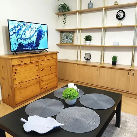 Two Bedroom In Old Town, Up To 6 Guests Apartment *