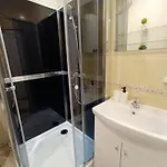 Two Bedroom In Old Town, Up To Six Guests Апартаменты *