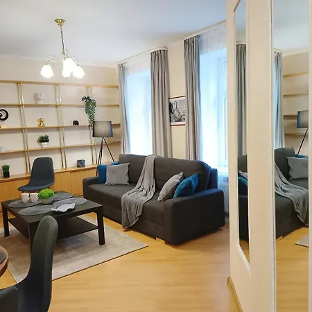 Апартаменты Two Bedroom In Old Town, Up To Six Guests Рига