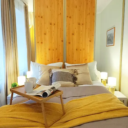 Two Bedroom In Old Town, Up To 6 Guests